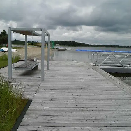 Houseboat Rotan Rieth Komfortowe Domy Na Wodzie