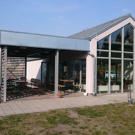 Nyaraló Houseboat Rotan Rieth Komfortowe Domy Na Wodzie *