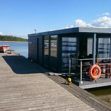 Houseboat Rotan Rieth Komfortowe Domy Na Wodzie Nyaraló *