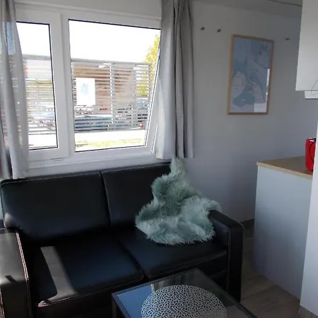 Houseboat Rotan Rieth Komfortowe Domy Na Wodzie Nyaraló *