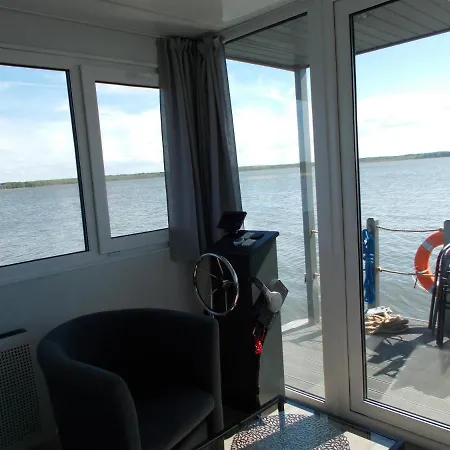 Nyaraló Houseboat Rotan Rieth Komfortowe Domy Na Wodzie *